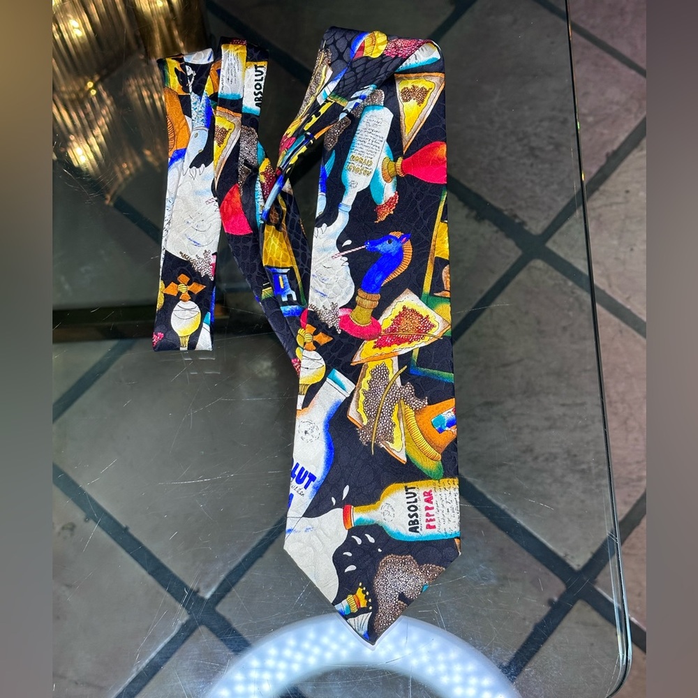 Vintage Nicole Miller tie
